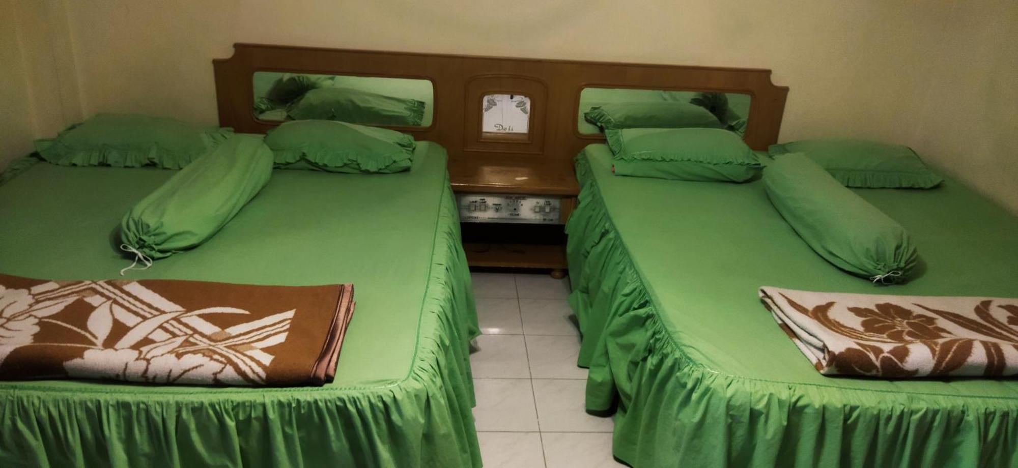Melissa Palace Hotel And Karaoke Parapat Esterno foto
