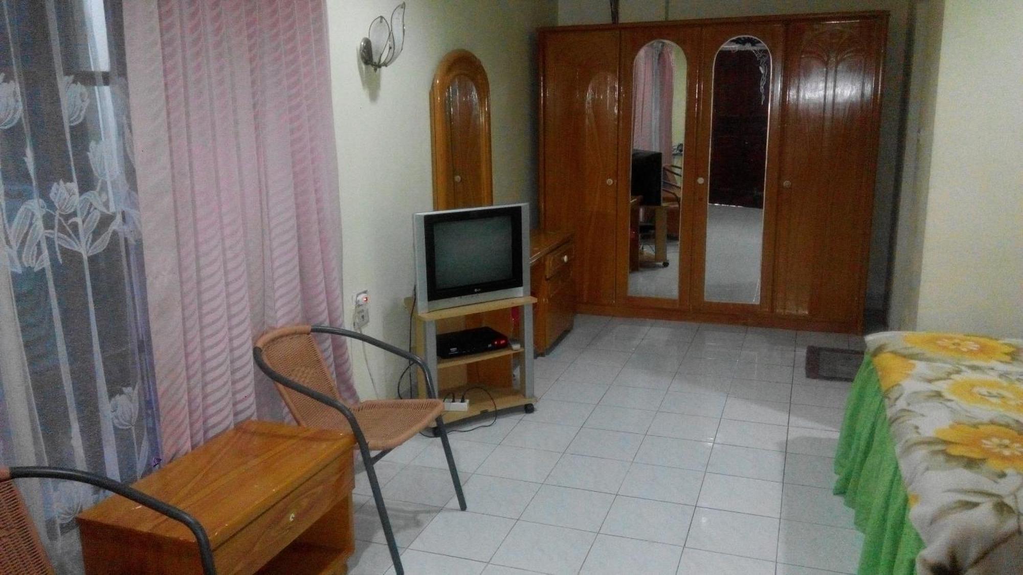Melissa Palace Hotel And Karaoke Parapat Esterno foto