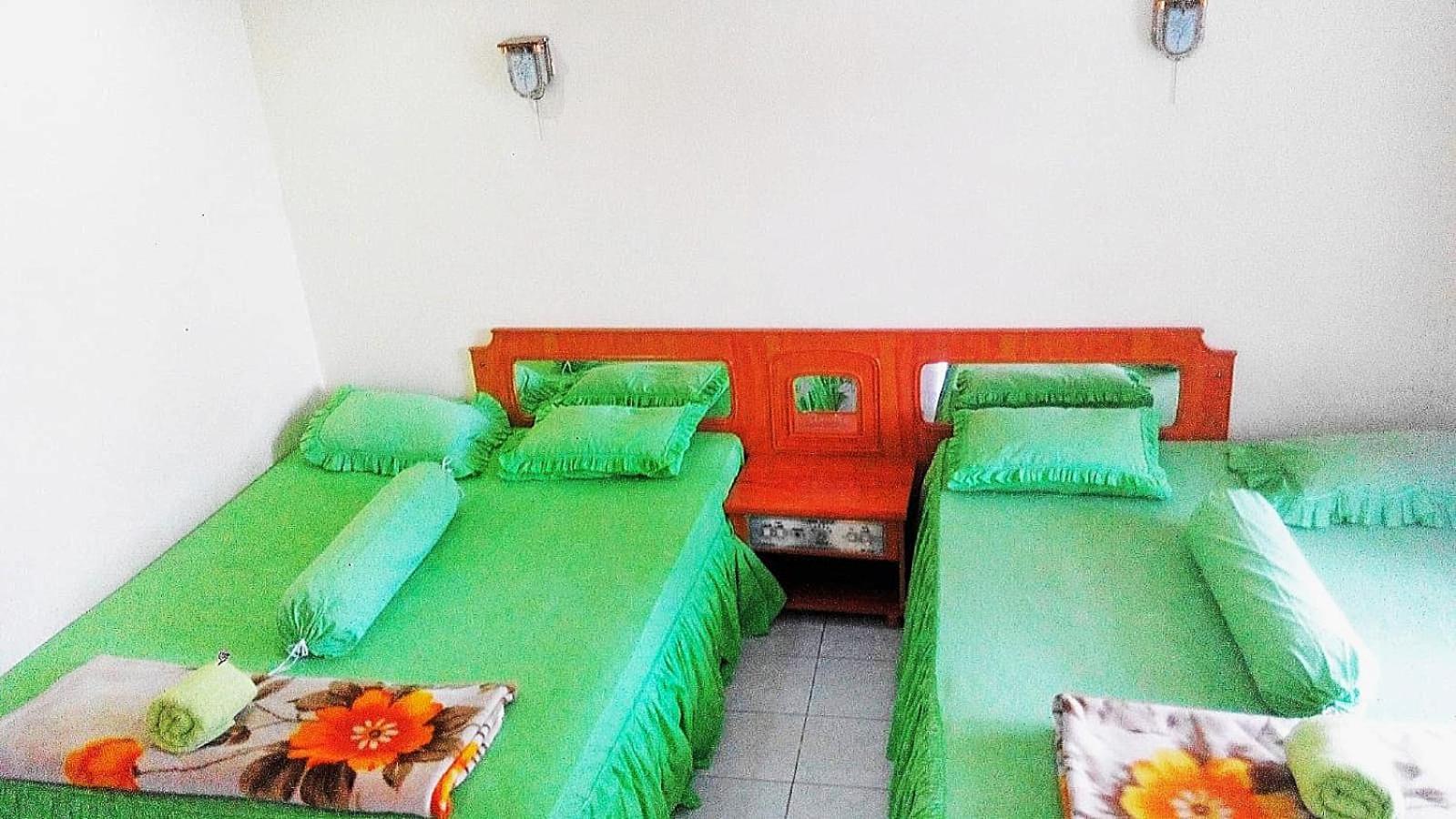 Melissa Palace Hotel And Karaoke Parapat Esterno foto