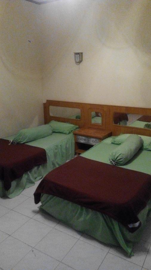 Melissa Palace Hotel And Karaoke Parapat Esterno foto